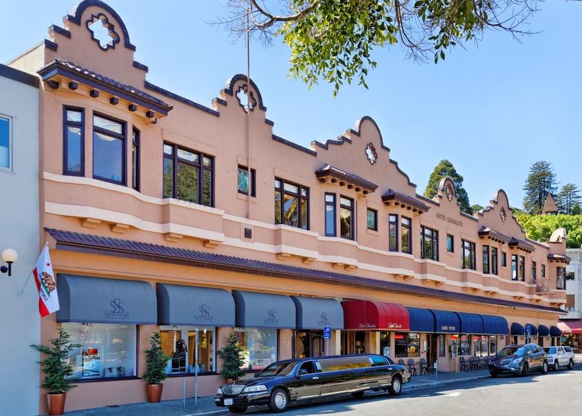 California Sausalito Front of property