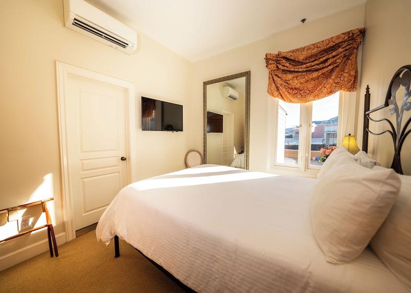 California Sausalito Rooms