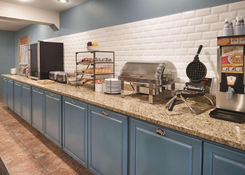 Minnesota Grand Rapids Breakfast Area