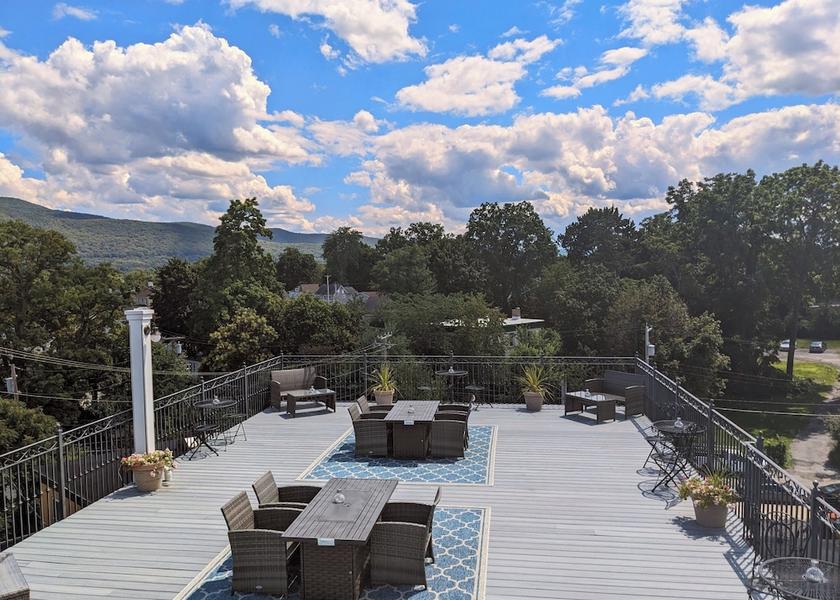 New York Beacon Rooftop terrace