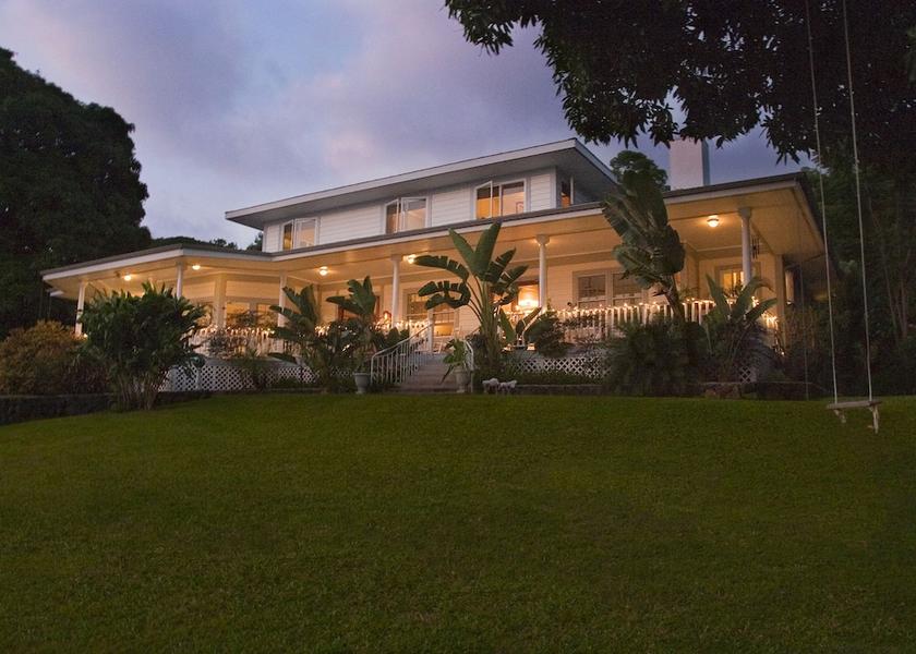 Hawaii Captain Cook Primary image