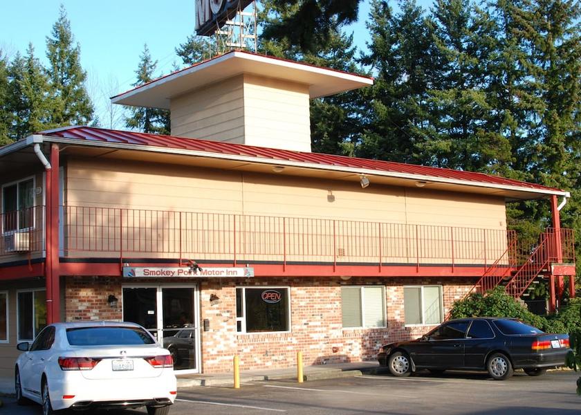 Washington Arlington Facade