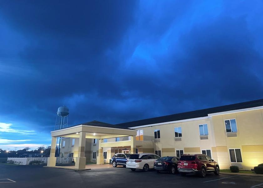 Alabama Luverne Facade