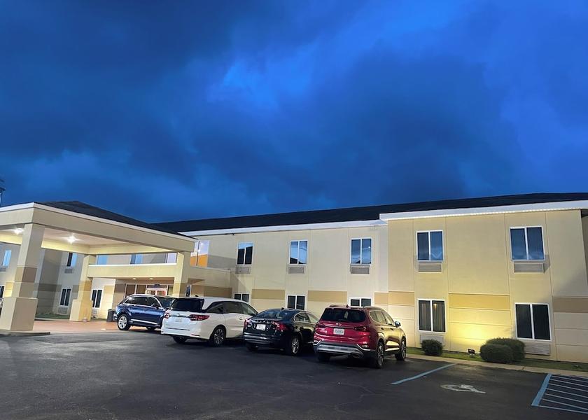 Alabama Luverne Facade