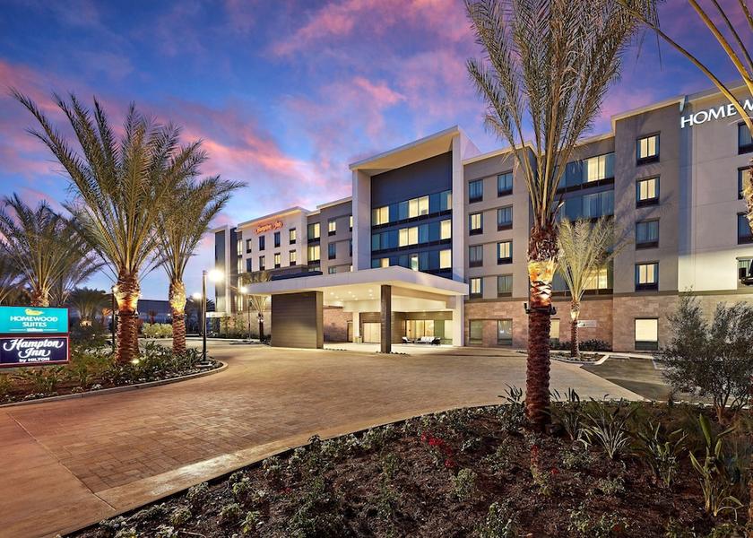 California Long Beach Exterior Detail