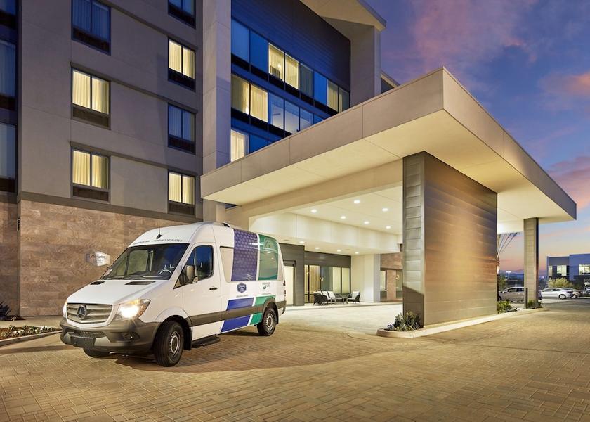 California Long Beach Exterior Detail