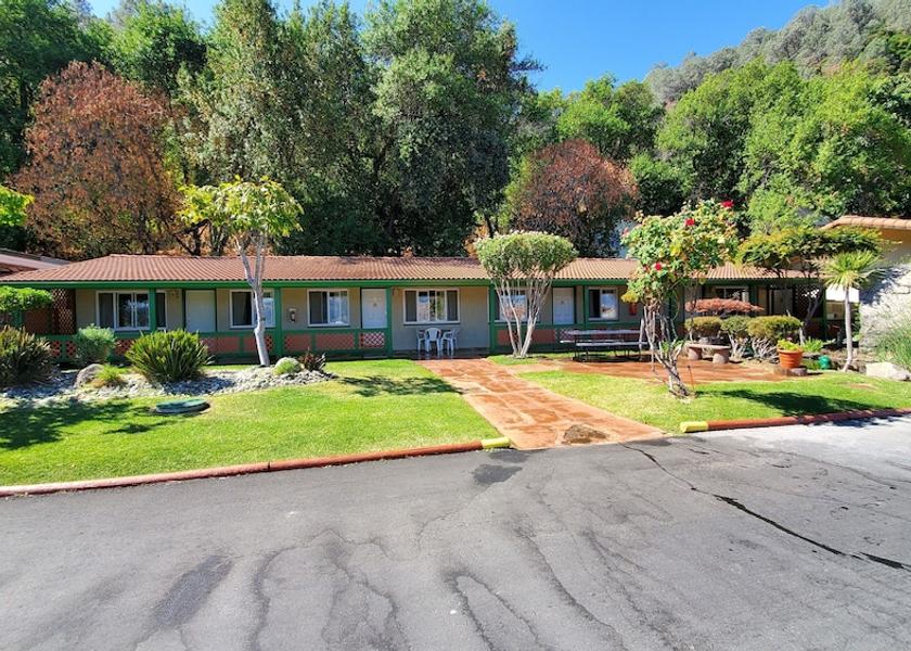 California Kelseyville Exterior Detail