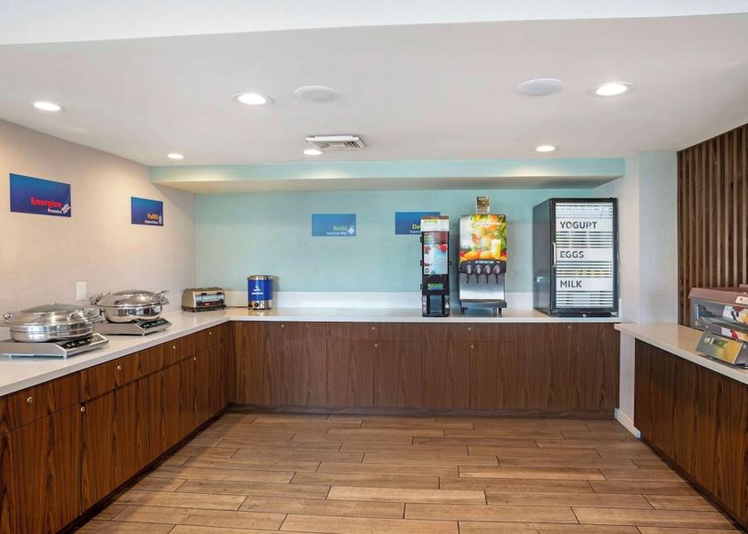 California Woodland Breakfast Area