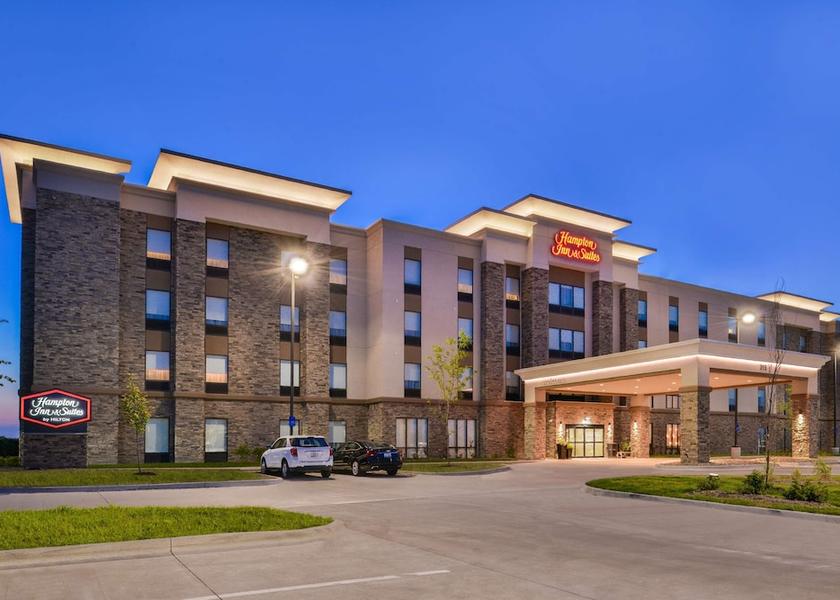 Iowa Altoona Exterior Detail