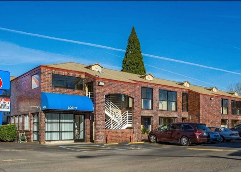 Oregon Canby Facade