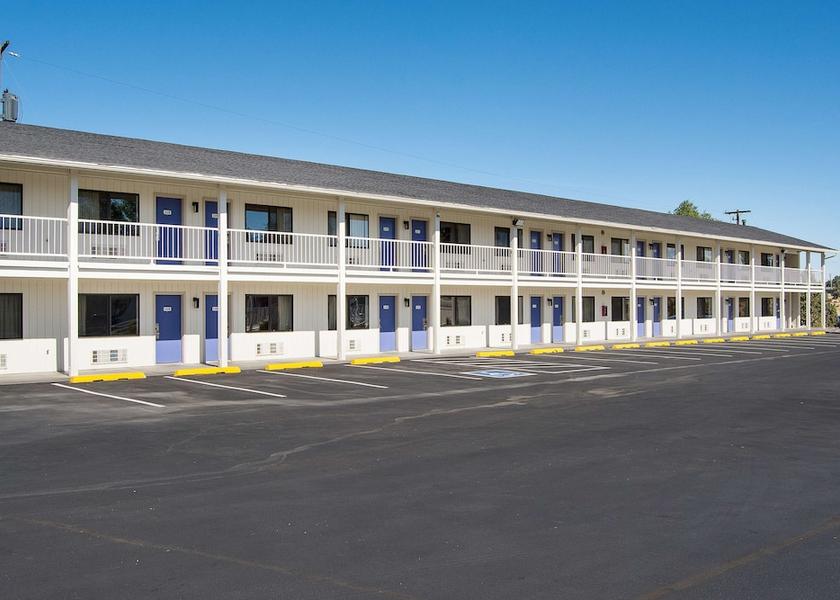 Oregon Madras Exterior Detail