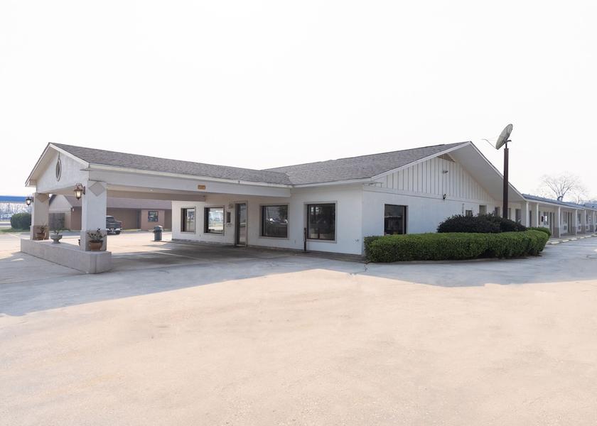 Louisiana Deridder Exterior Detail