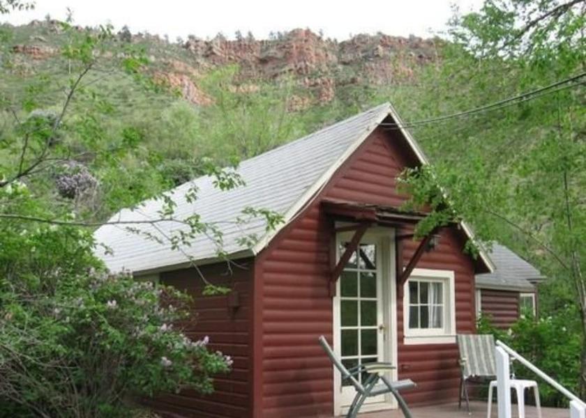 Colorado Lyons Exterior Detail