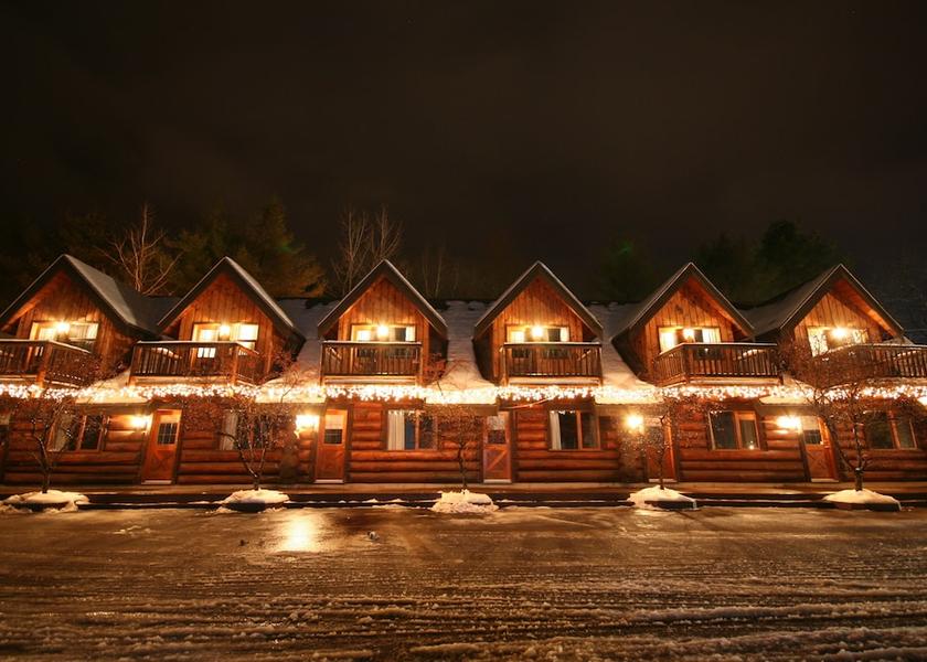 New Hampshire Woodsville Facade