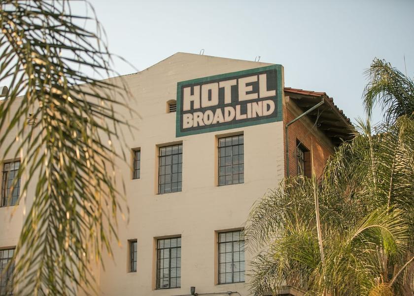 California Long Beach Exterior Detail