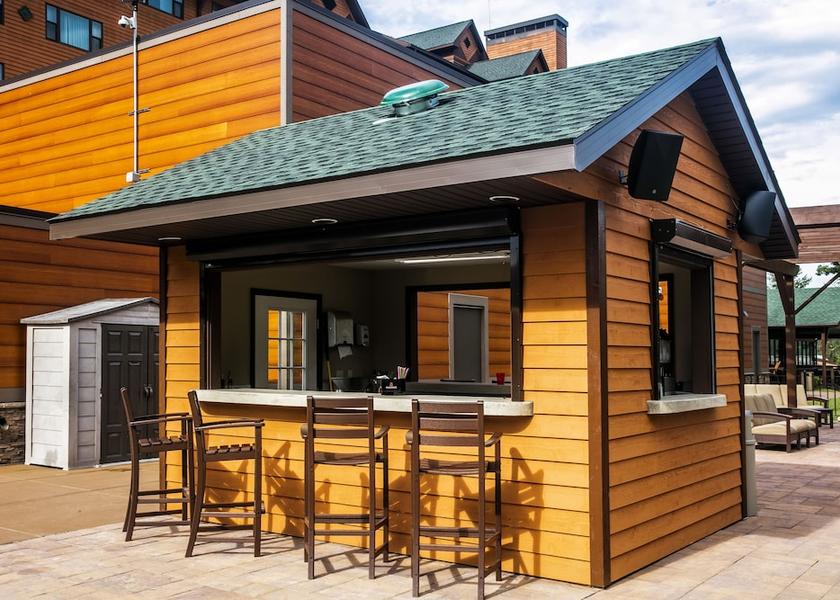 Maryland Cumberland Poolside bar