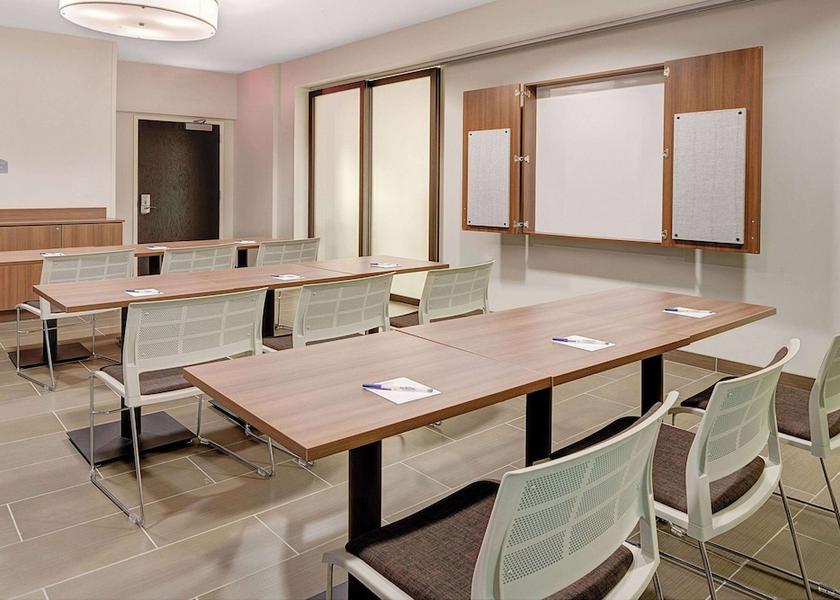 Pennsylvania Ridley Park Meeting Room