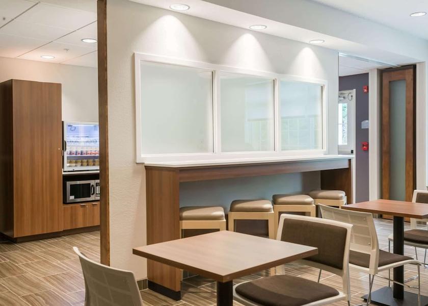 Pennsylvania Altoona Breakfast Area