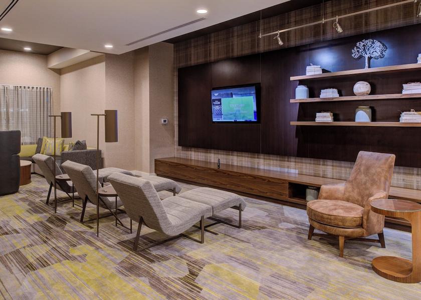 Missouri Chesterfield Lobby