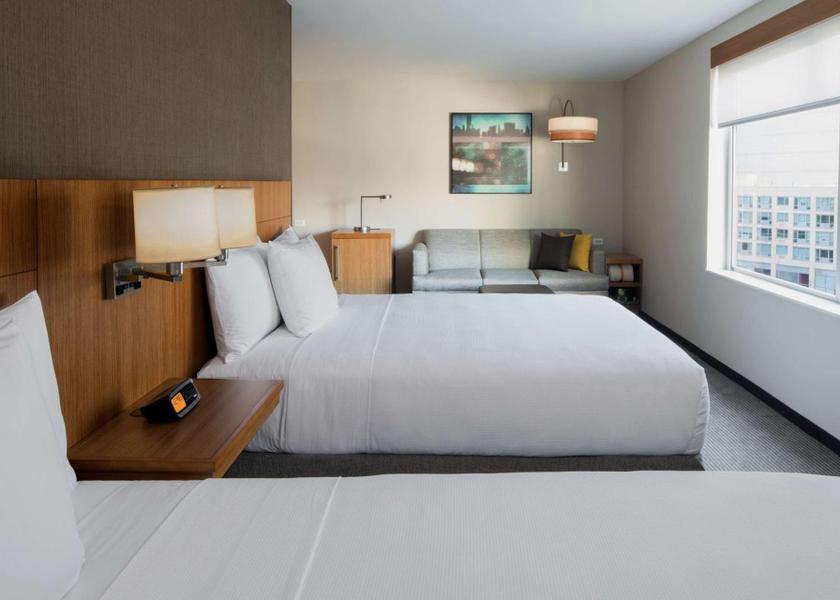 New York Long Island City Two Queen Beds (plus Sofa Bed)