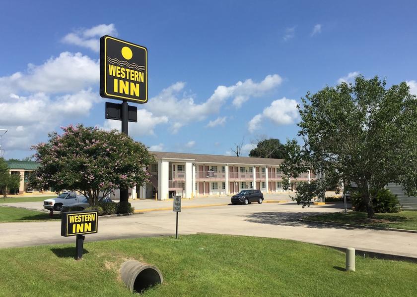 Louisiana Gonzales Facade