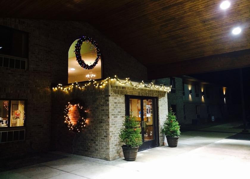 Michigan Kalkaska Front of property - evening/night