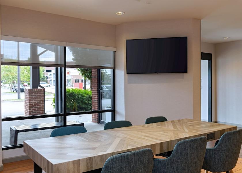 Georgia Macon Amenity