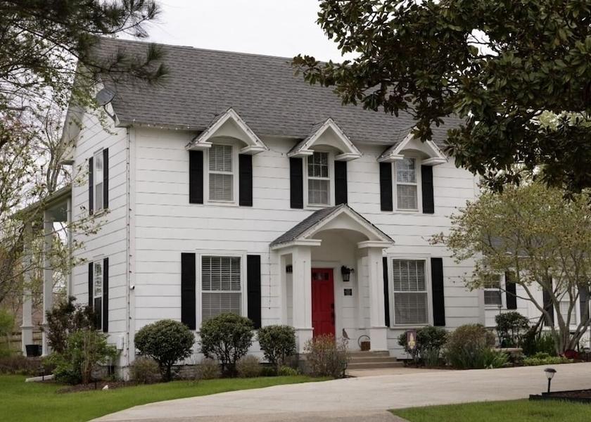 Arkansas mena Facade