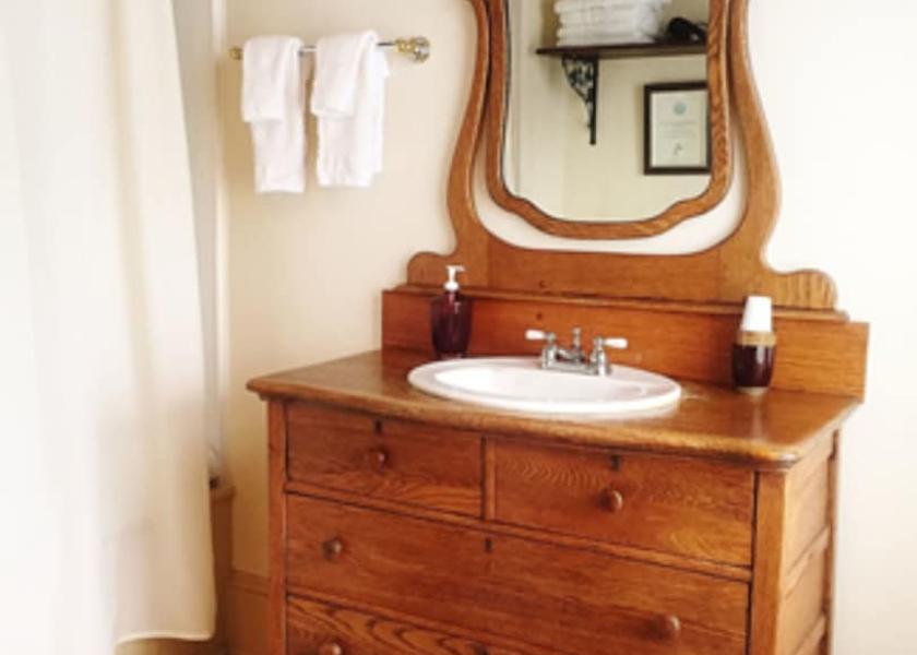 Maryland Chesapeake City Bathroom