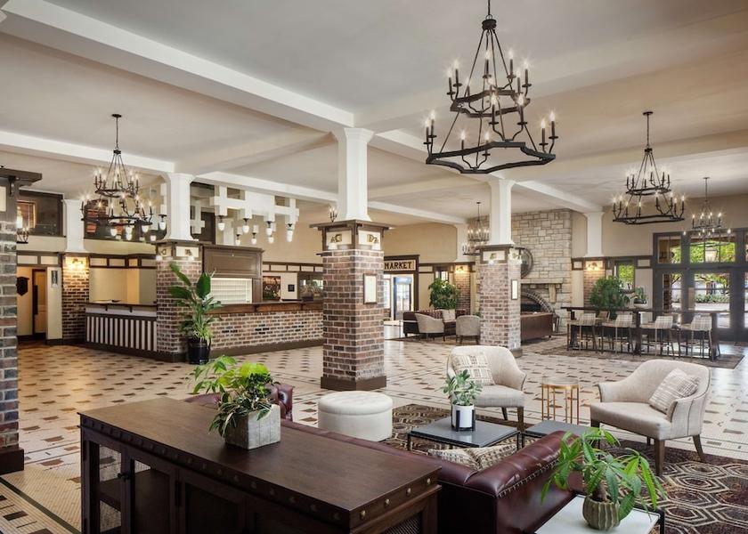 Missouri Excelsior Springs Lobby