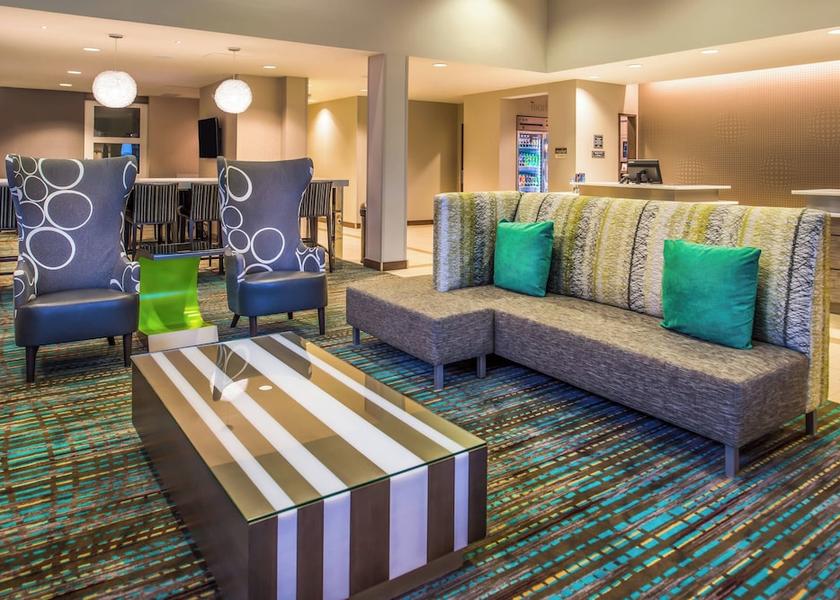 Missouri Maryland Heights Lobby