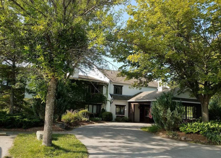 Wisconsin Fish Creek Facade