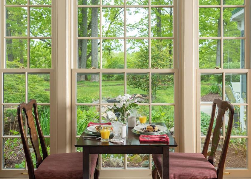 Virginia Charlottesville Breakfast Area