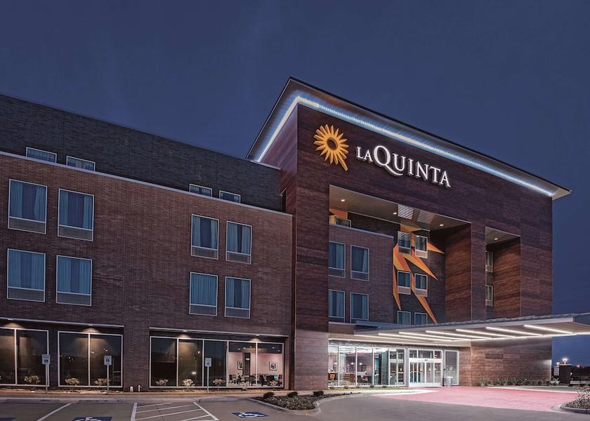 Texas Grand Prairie Exterior Detail