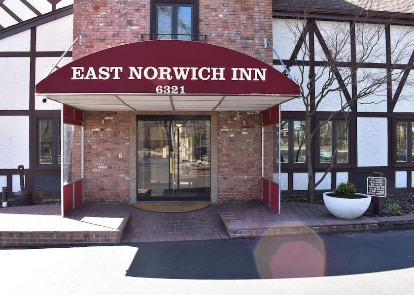 New York east norwich Facade