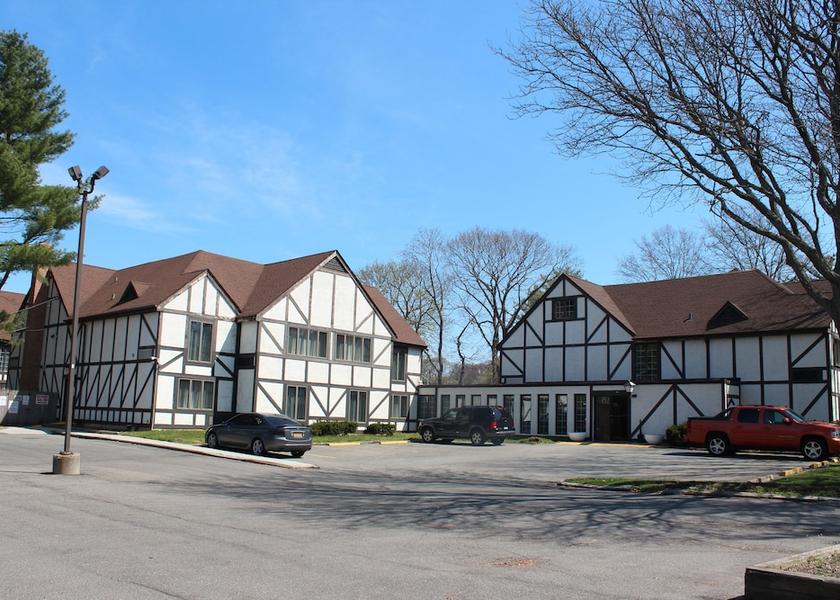 New York East Norwich Exterior
