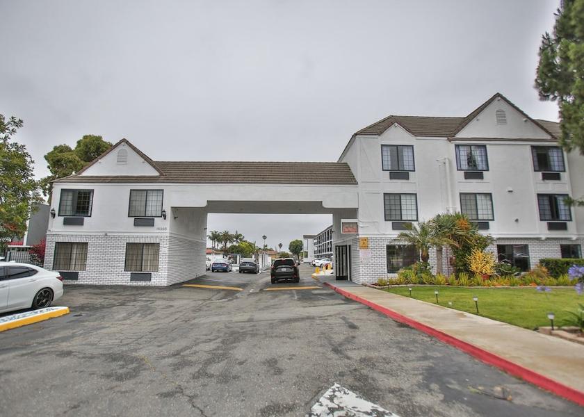 California Huntington Beach Facade