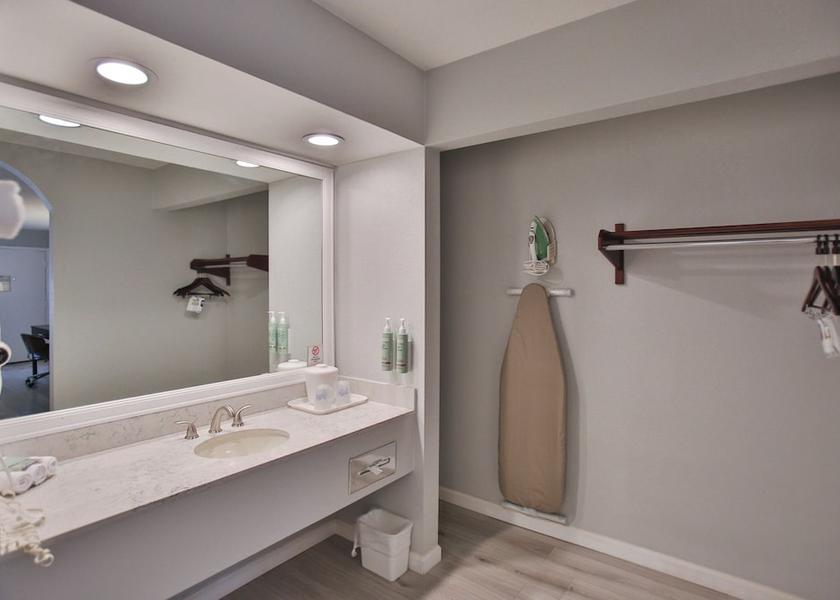 California Huntington Beach Room