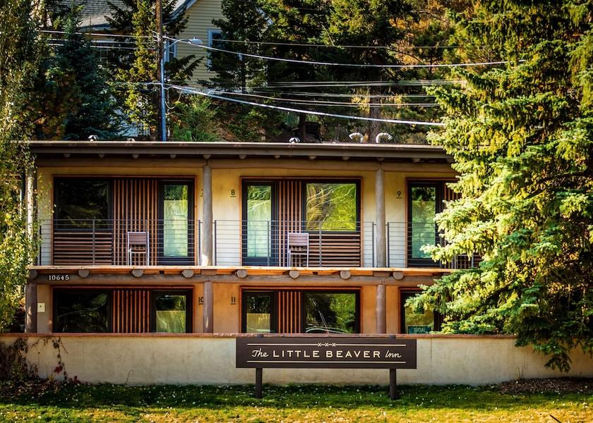 Colorado Green Mountain Falls Facade
