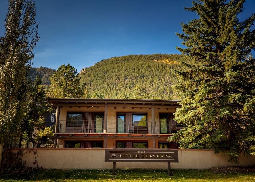Colorado Green Mountain Falls Facade