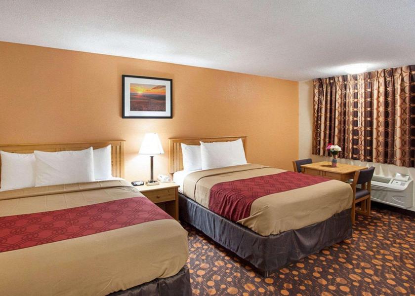 Kansas Phillipsburg 2 Queen Beds, Nonsmoking