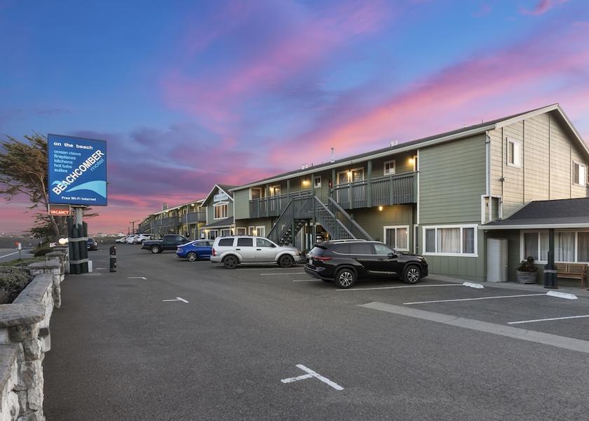 California Fort Bragg Front of property - evening/night