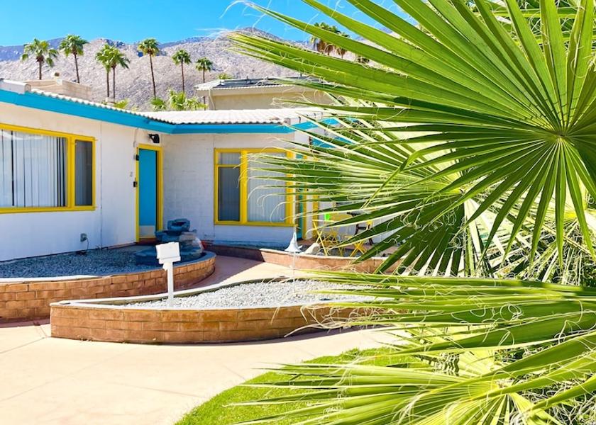 California Palm Springs Facade