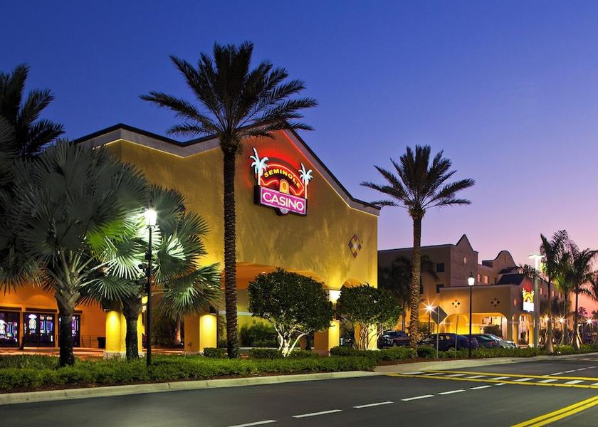 Florida Immokalee Front of property - evening/night