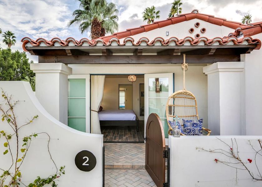 California Palm Springs Terrace/patio