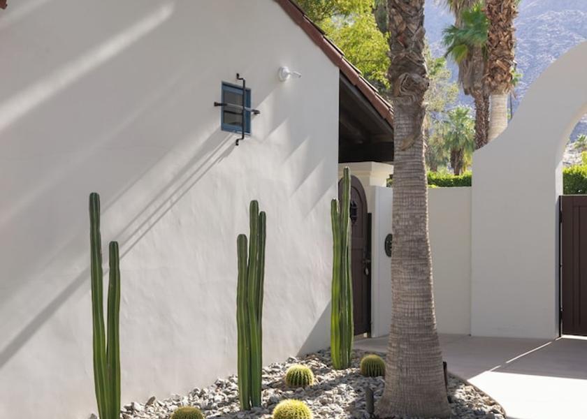 California Palm Springs Property grounds