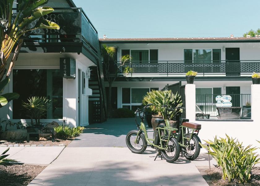 California Santa Barbara Front of property