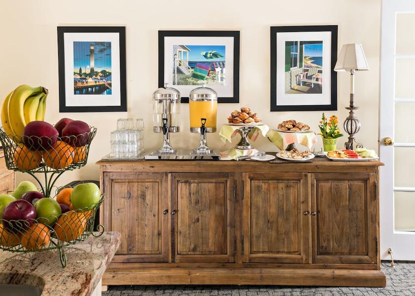 Massachusetts Provincetown Breakfast Area