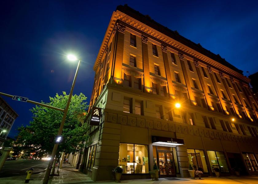Washington Yakima Facade