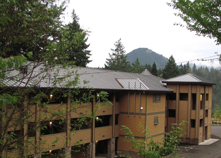 Washington Carson Facade